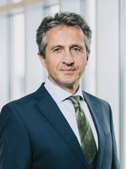 Portrait_Walter_Peuker_Klein.jpg